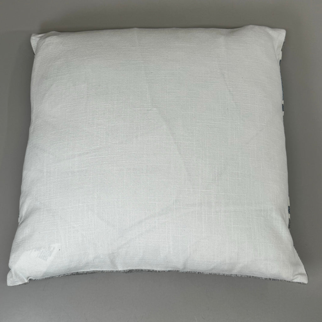 VILLA 22"x22" RN ST Lima Decorative Throw Pillow in Blue/Grey