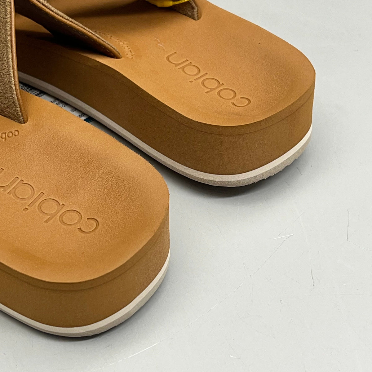 COBIAN Dana Rise Elevated Flatform Style Slide Women's Sz 6 Tan DNA24-230-06