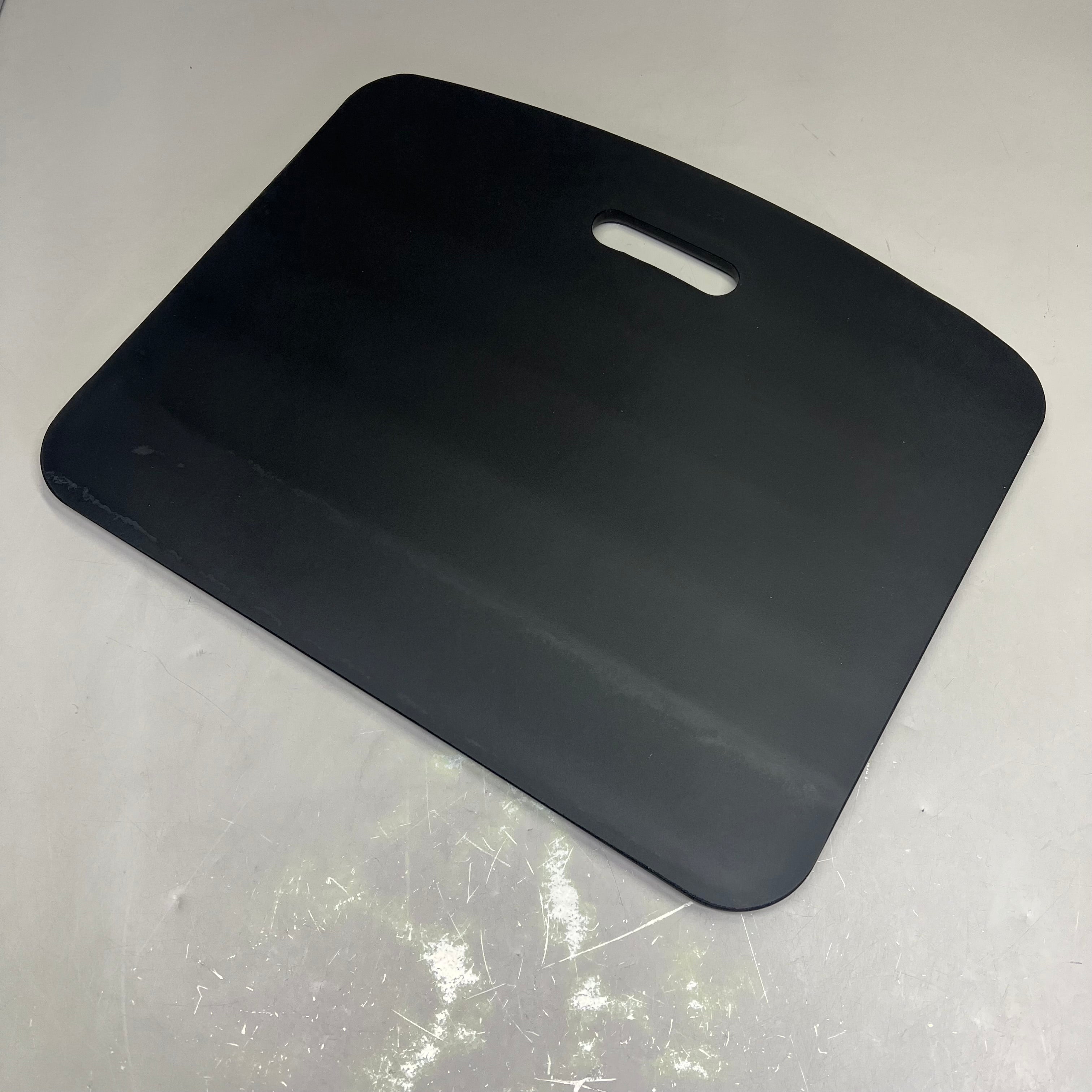 WELLNESSMATS Carry Handle Mobile Foam Mat Made In America 22" x 18" x 3/4" Black