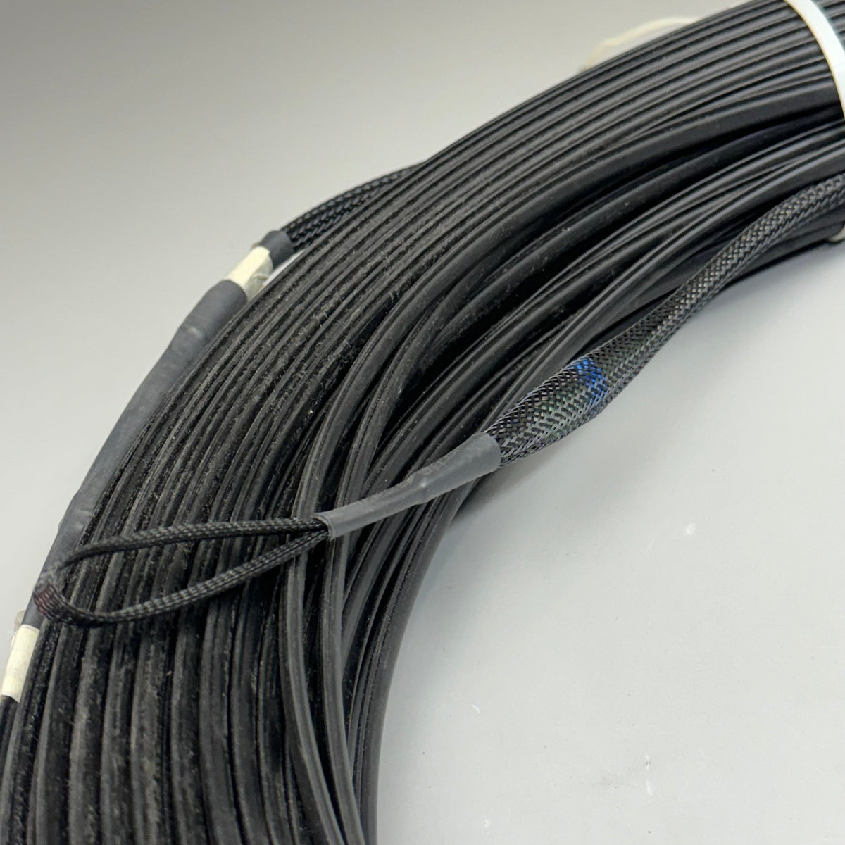 COMMSCOPE Fibre Optic Cable 1-SM RBR 300ft Fiber Material Black