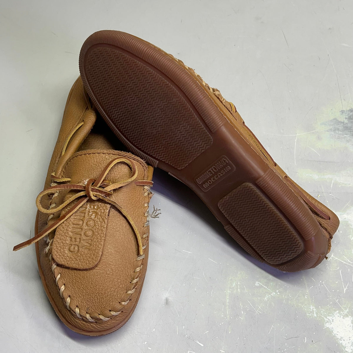 MINNETONKA Genuine Moosehide Classic Men's Sz 11 Natural / Brown (Pre-Owned )