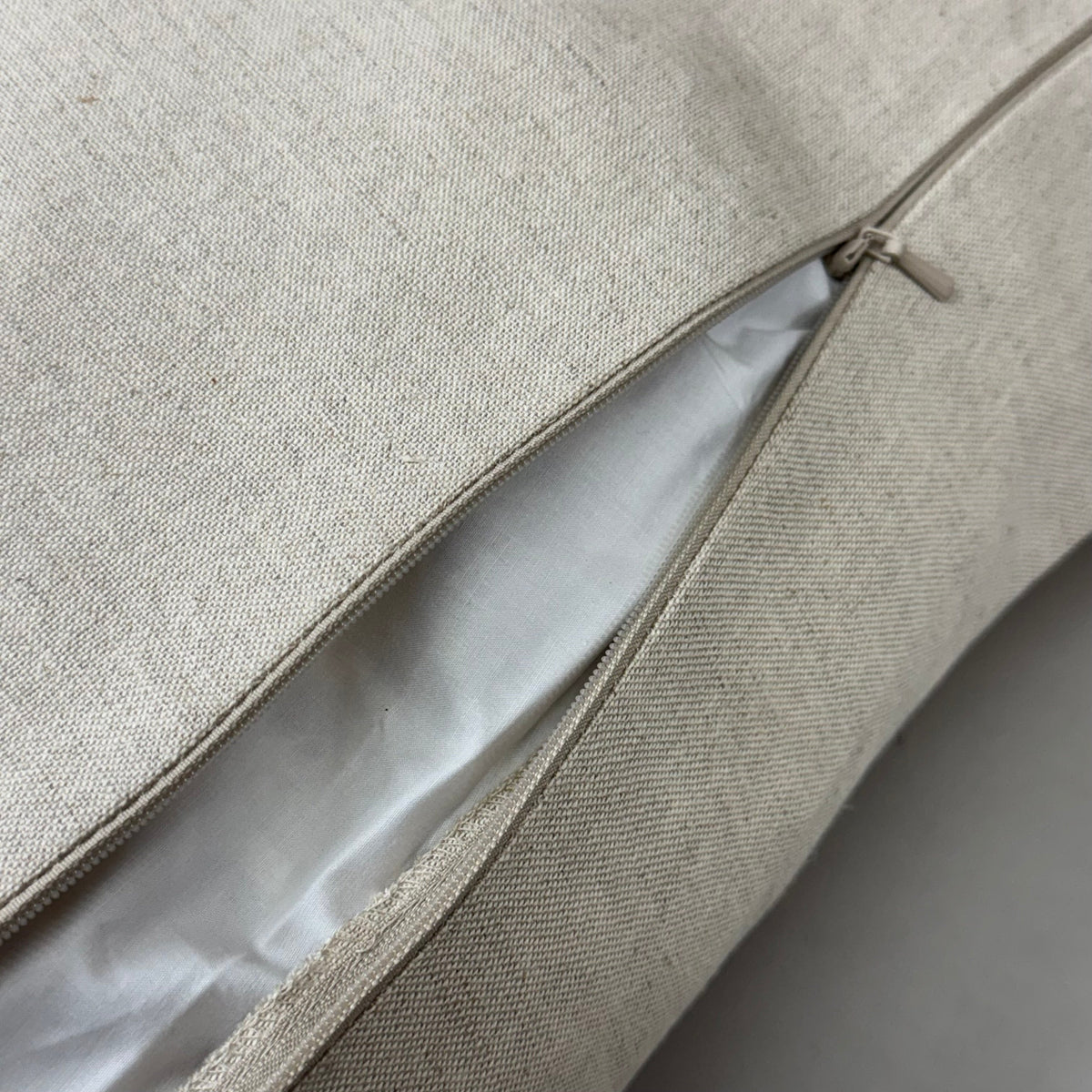 VILLA 22"x22" RN Harris Ivory/Leather Chestnut Decorative Throw Pillow Brown