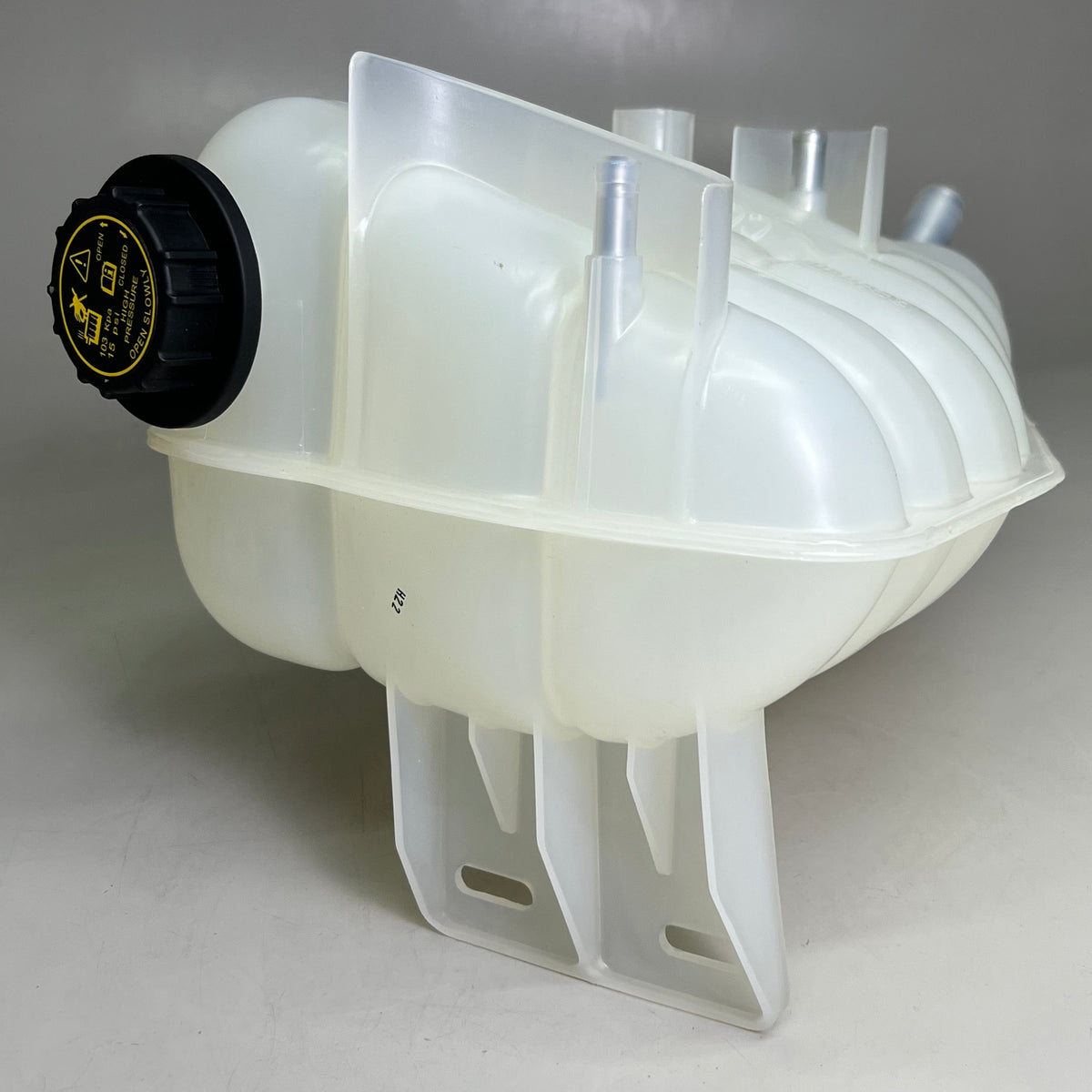 FLEETRITE Engine Coolant Reservoir Tank 16”Hx9”W White FLTOT2591620