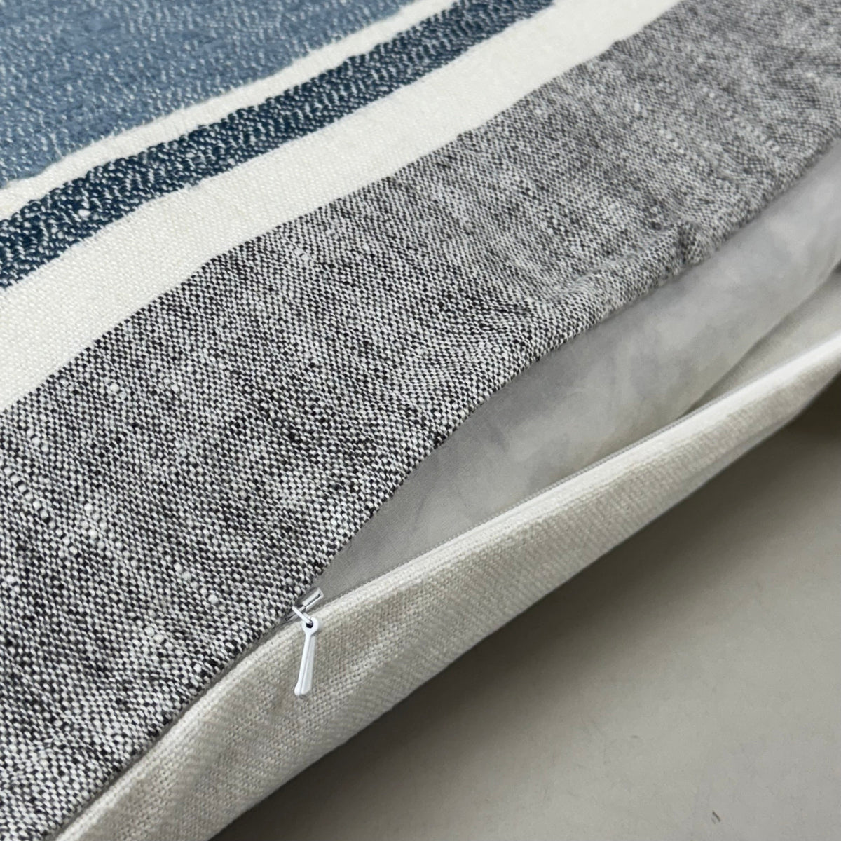 VILLA 22"x22" RN ST Lima Decorative Throw Pillow in Blue/Grey