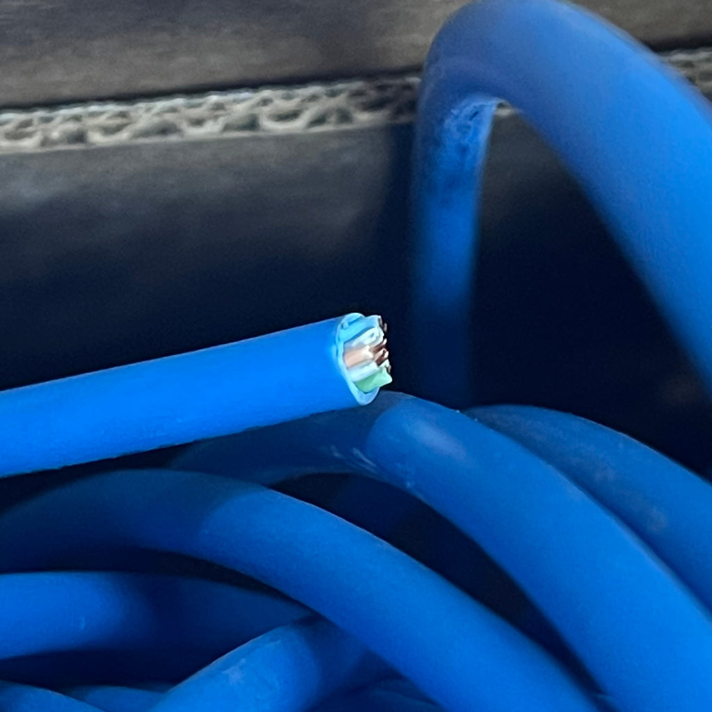 BERK-TEK Hyper Plus 5e Cat 5e UTP Cable 1000' Blue 10032227