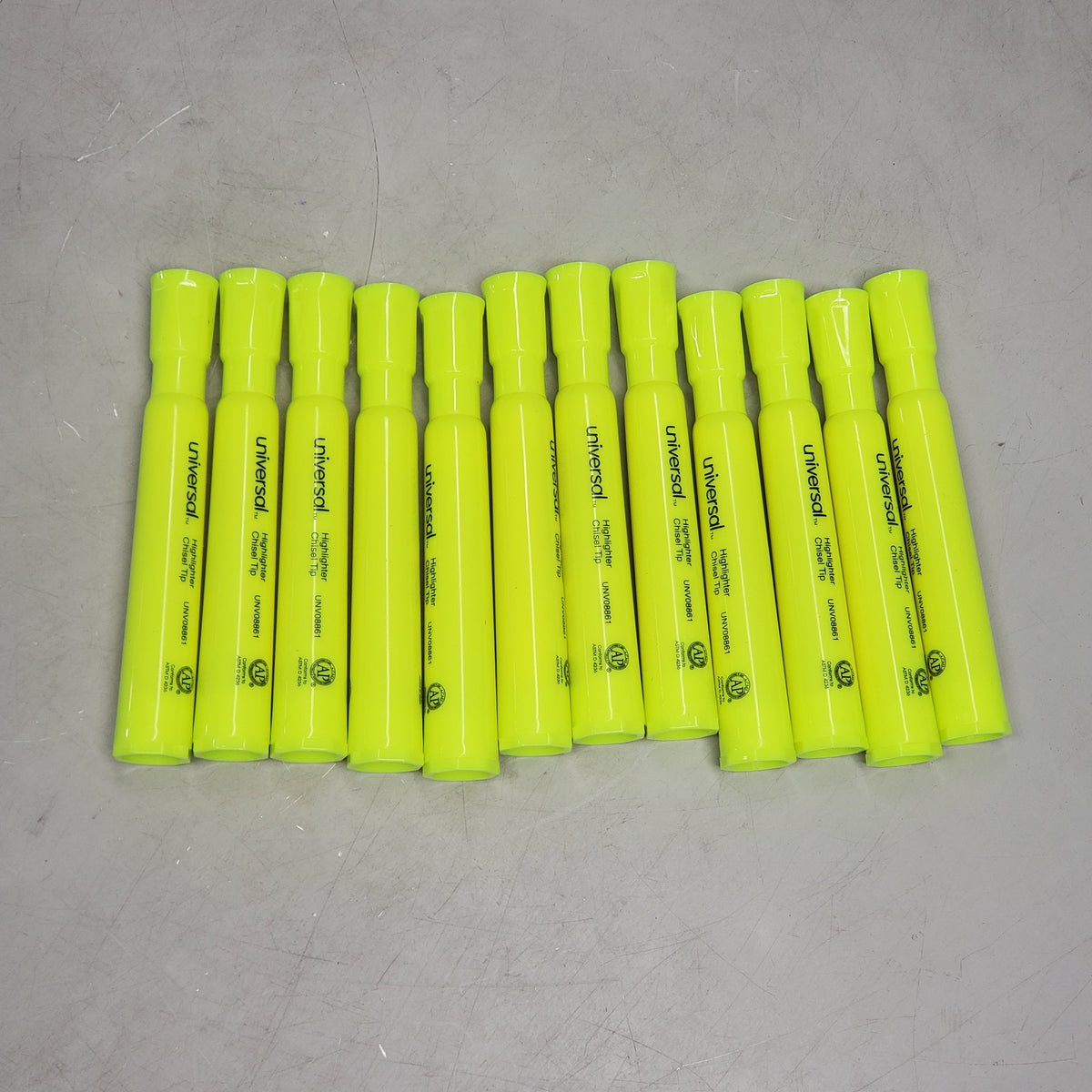 UNIVERSAL (144 Pack) Chisel Tip Highlighters Fluorescent Yellow UNV08861