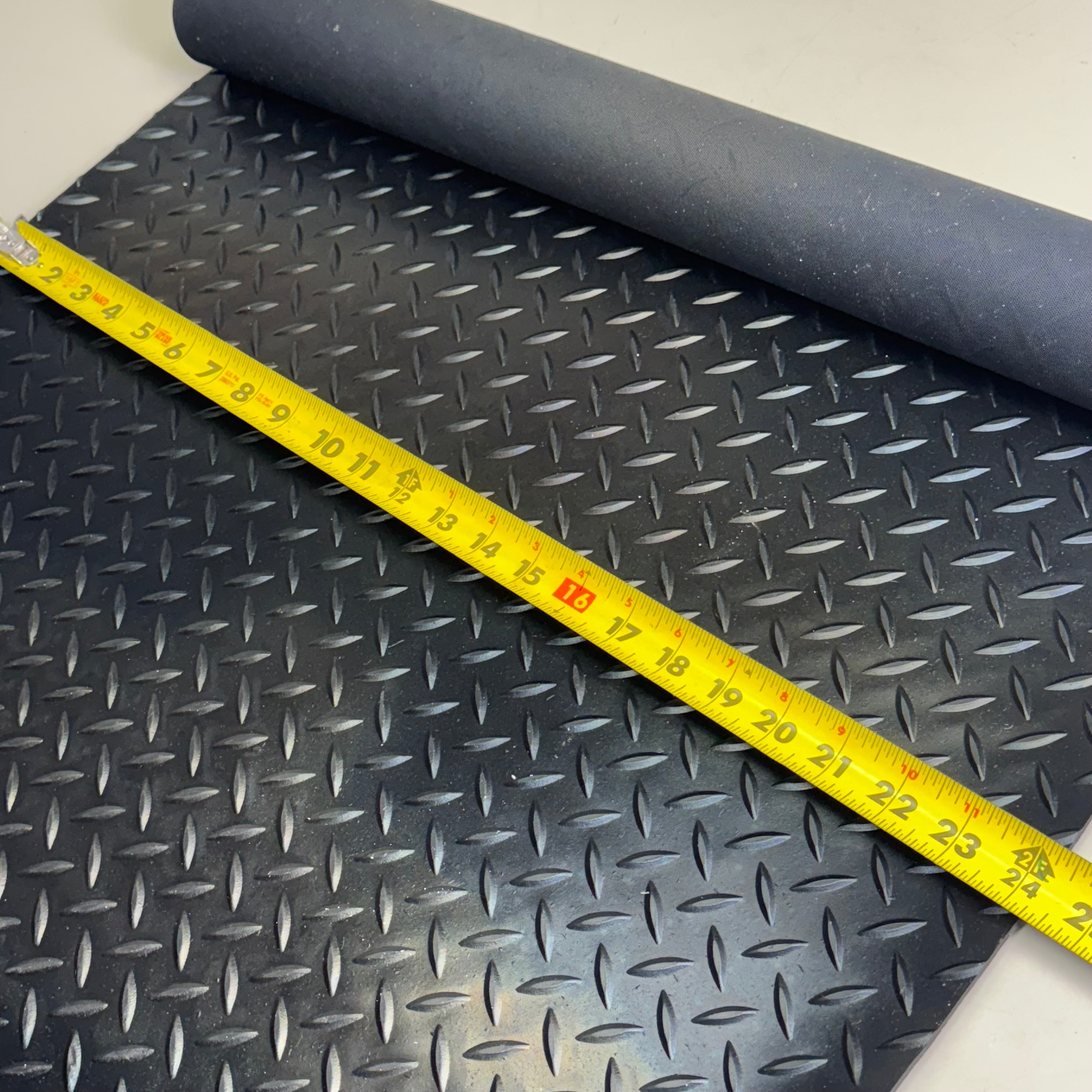 RUBBER-CAL Diamond Plate Rubber Flooring Sz 46.5” L x 24” W, 03-206-W100-02