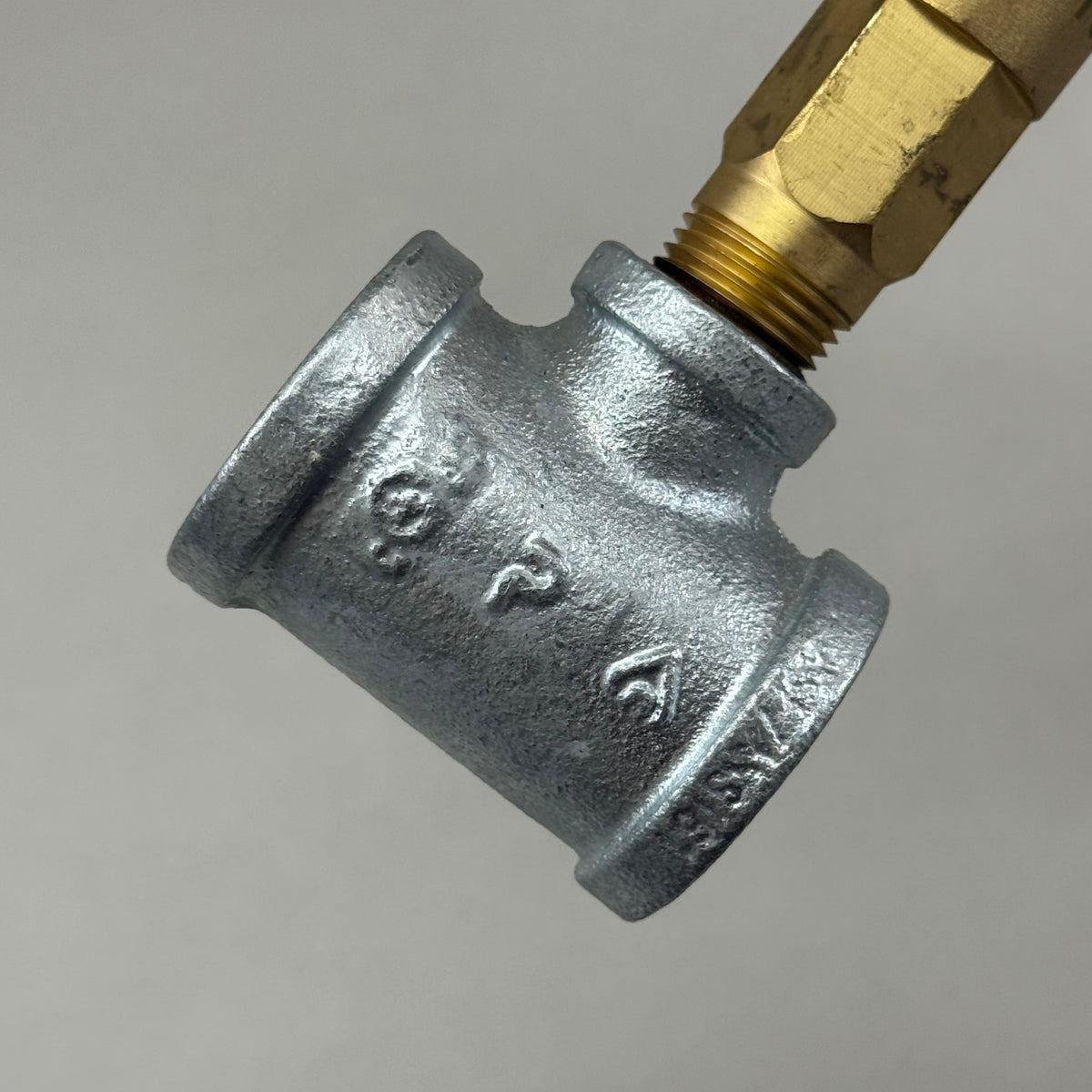 SPEAKMAN Single Switch Flow Pole 4.75"x4.75"x12" Grey/Gold SE-7000S
