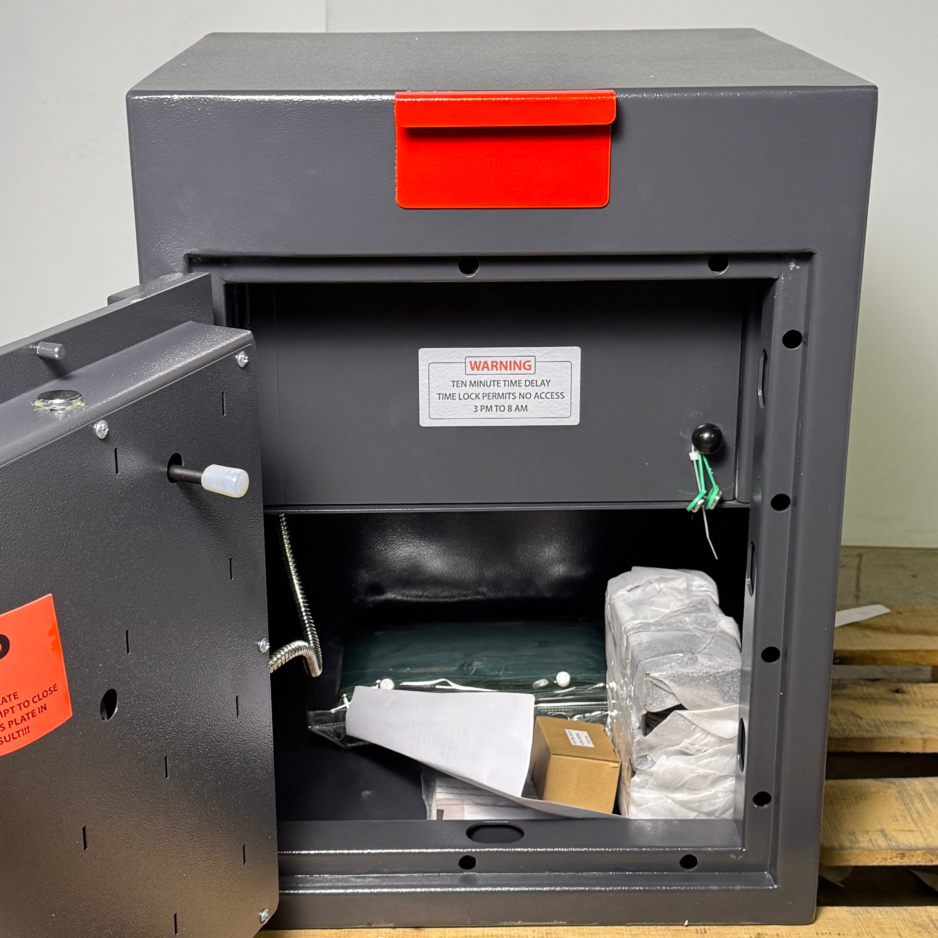 AMERICAN SECURITY Cash Management Safe 26" x 20", Grey JO3760 (New Other)