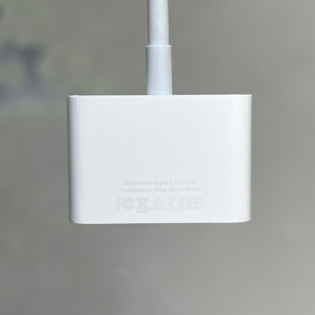 APPLE  Lightning Digital AV Adapter Up To 1080p HD White MD826AM/A (Return)