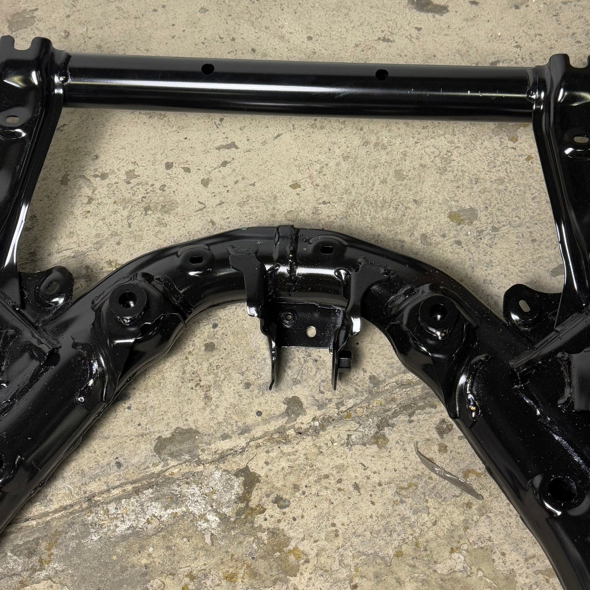DYNA-MIG 1 Front Subframe Assembly Sz 44” L x 30” H Black Y FSF