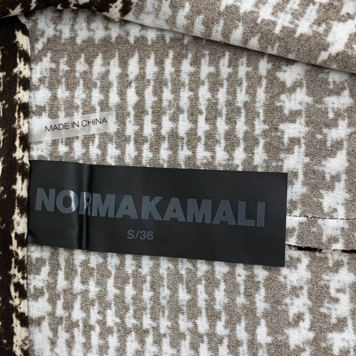 NORMA KAMALI Front Zip Slim Fit Turtle Top Women's Sz S/36 Chocolate Plaid Tweed