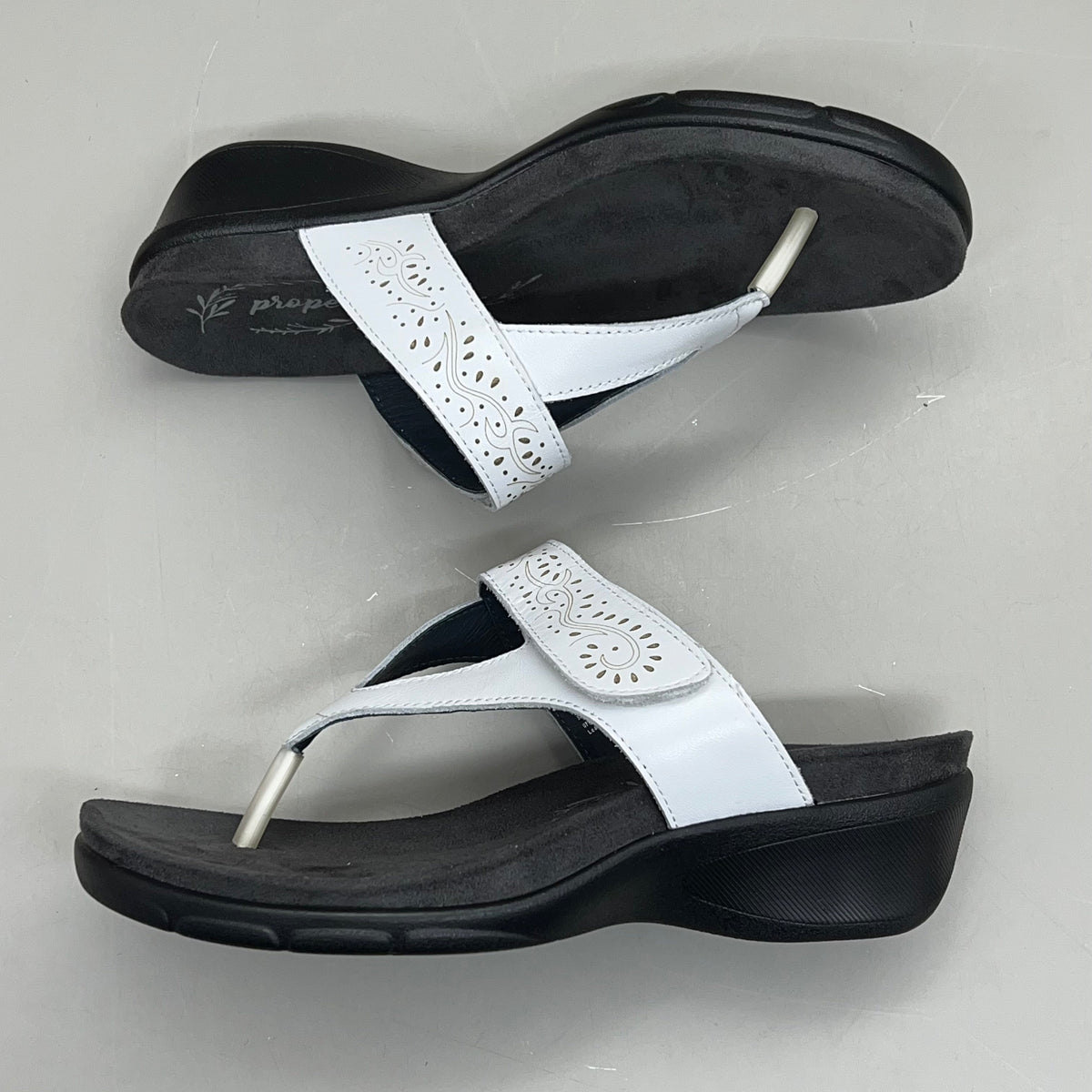 PROPET Wynzie Dressy Adjustable Flip Flop Women's Sz 7.5 XX(4E) White WSX051L
