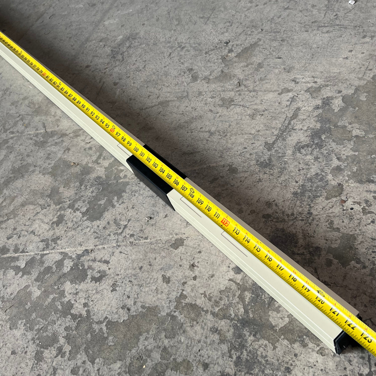 HUBELL Aluminum Service Pole 10 ft. 2" L x 2.13" W, Ivory HBLPPOAI