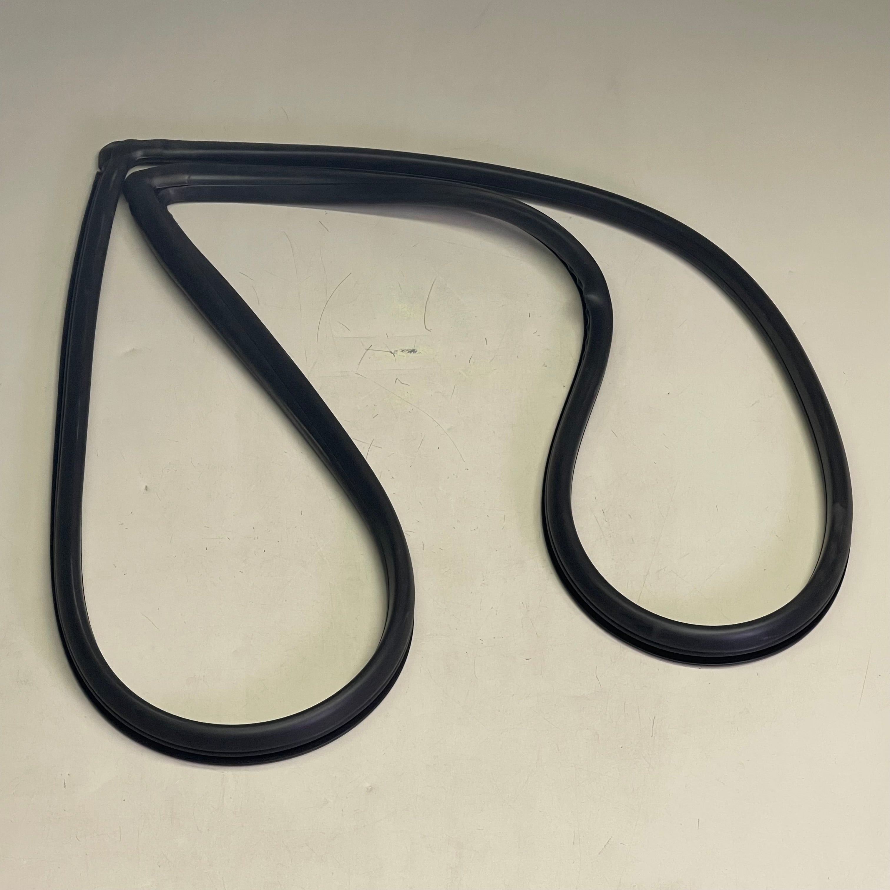 GOLD GLASS GROUP 4/4 Rear Windshield Gasket Black GGG-7158