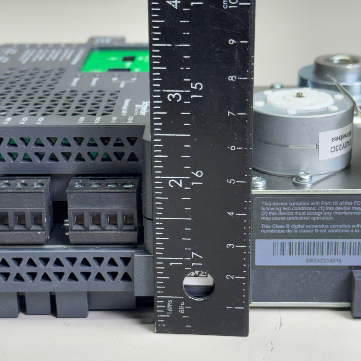 SCHNEIDER ELECTRIC SmartX IP Controller Sz 7” L x 6” W x 2.5” H SXWMPV7AX10001