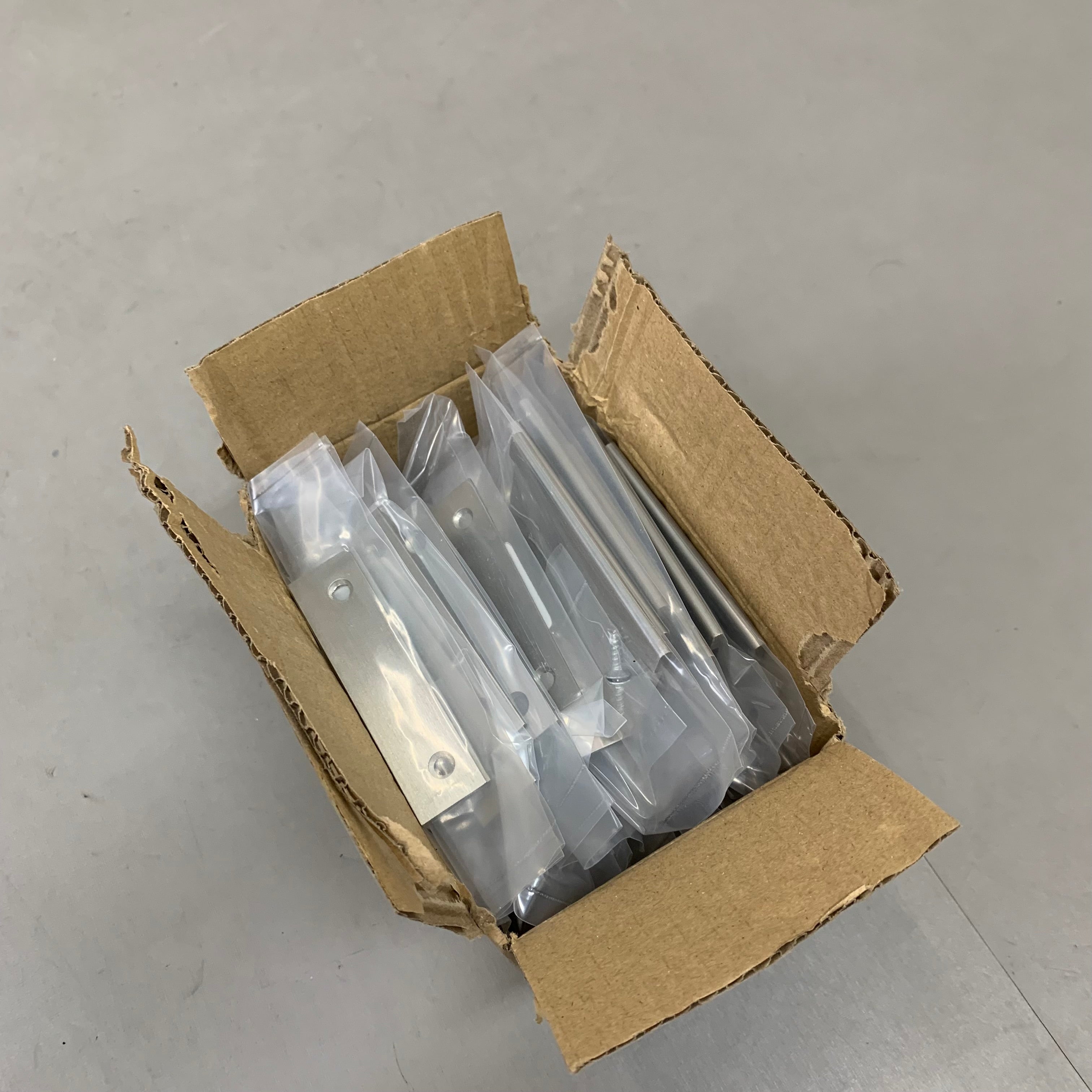 BERENSON (25 PACK) Contemporary Advantage Pull Aluminum Brush Nickel 9003-4BNL-P