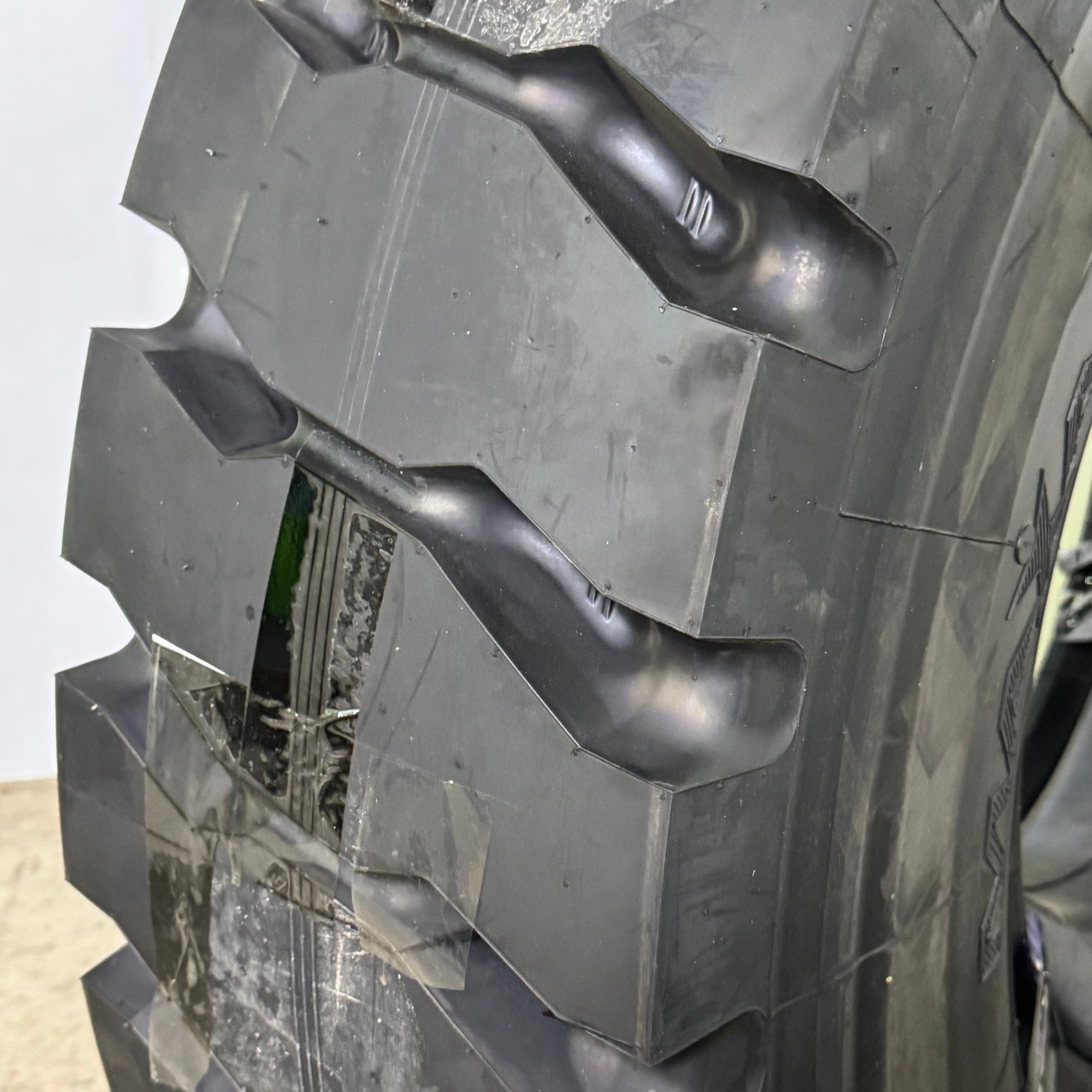 MAXAM MS407 Industrial Tire 12.00R20 DOT 5223 Black 176A5