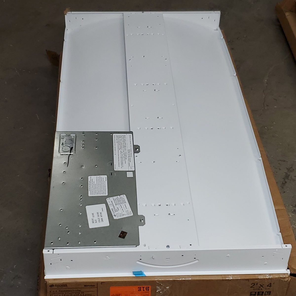 COOPER LIGHTING LED Recessed Troffer Sz 2'x4' 24CZ2-30-UNV-EL7W-L840