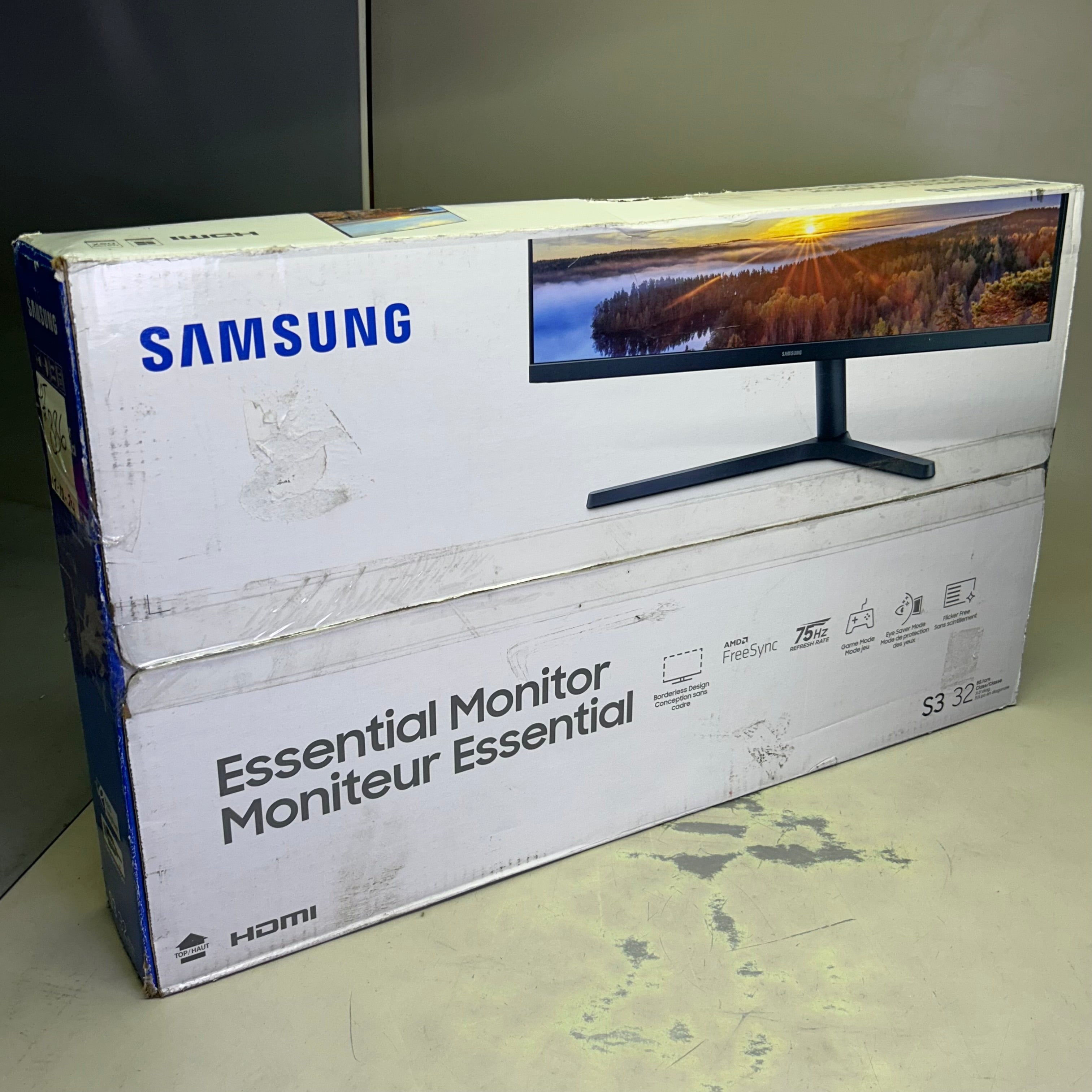 SAMSUNG Essential Monitor w/ Borderless Design 32" Black S3-32 (New Other (Open Packaging))