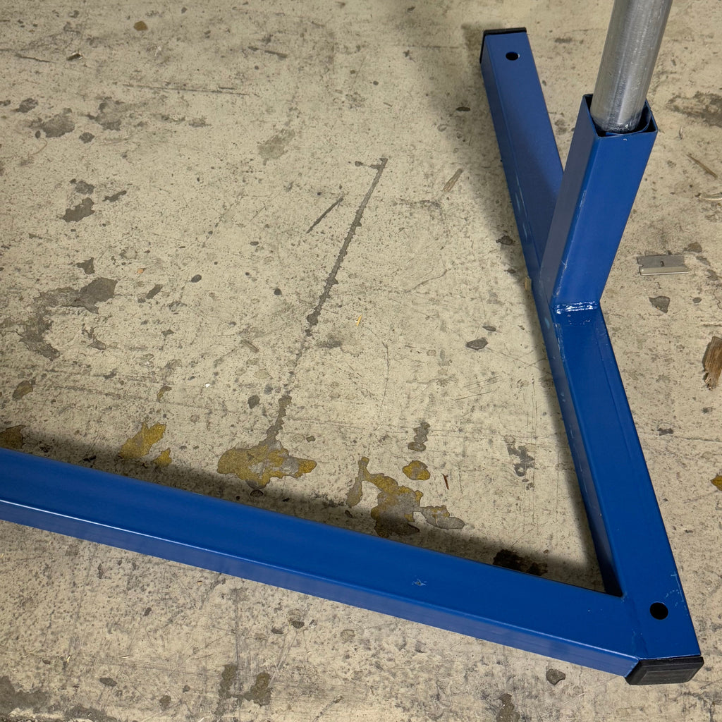 XL Indoor 3D Target Stand Sz 61.5" H x 66.5" L x 23.5" W, Blue/Grey