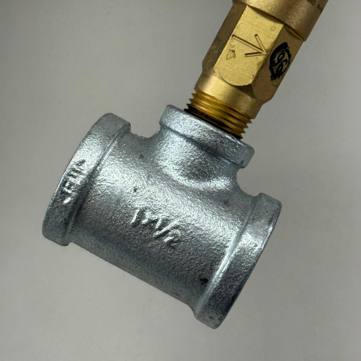 SPEAKMAN Single Switch Flow Pole 4.75"x4.75"x12" Grey/Gold SE-7000S