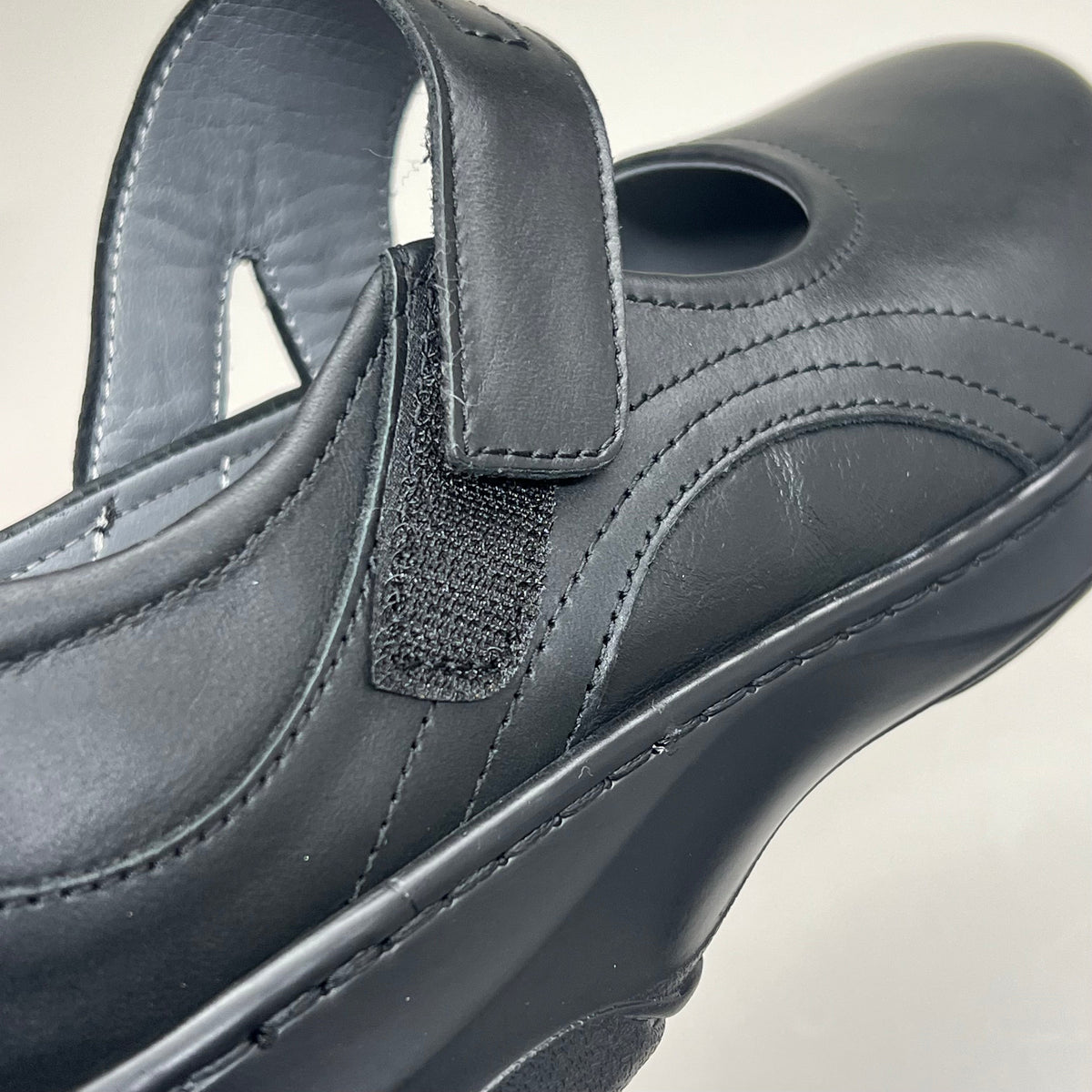 PROPET Golda Mary Jane Adjustable Lightweight Women's Sz 7 M(B) Black WCA053L