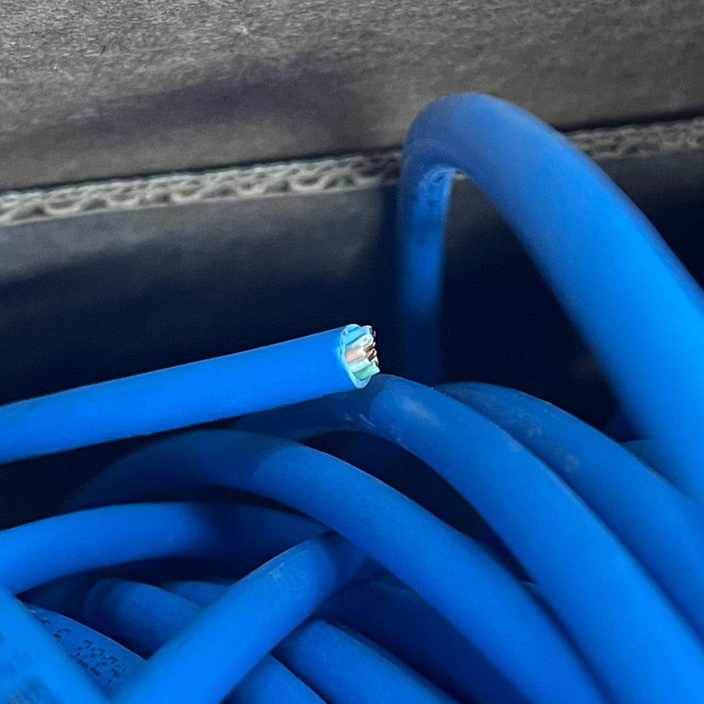BERK-TEK Hyper Plus 5e Cat 5e UTP Cable 1000' Blue 10032227
