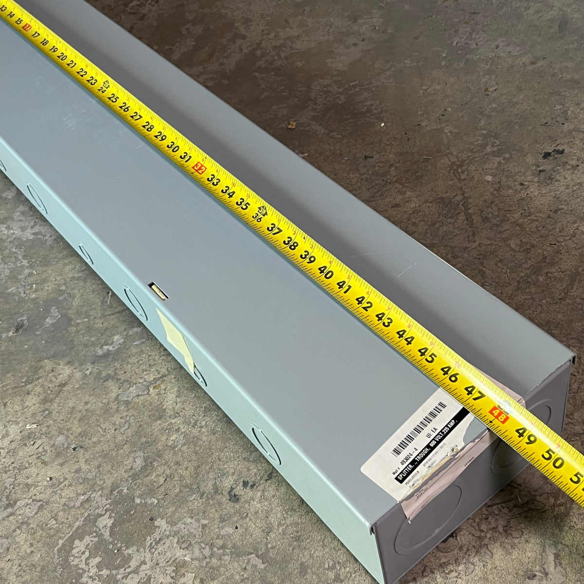 HOFFMAN Splitter Trough 8.5"L x 5"W x 48"H Grey AST4224R (New Other, Distressed Box)