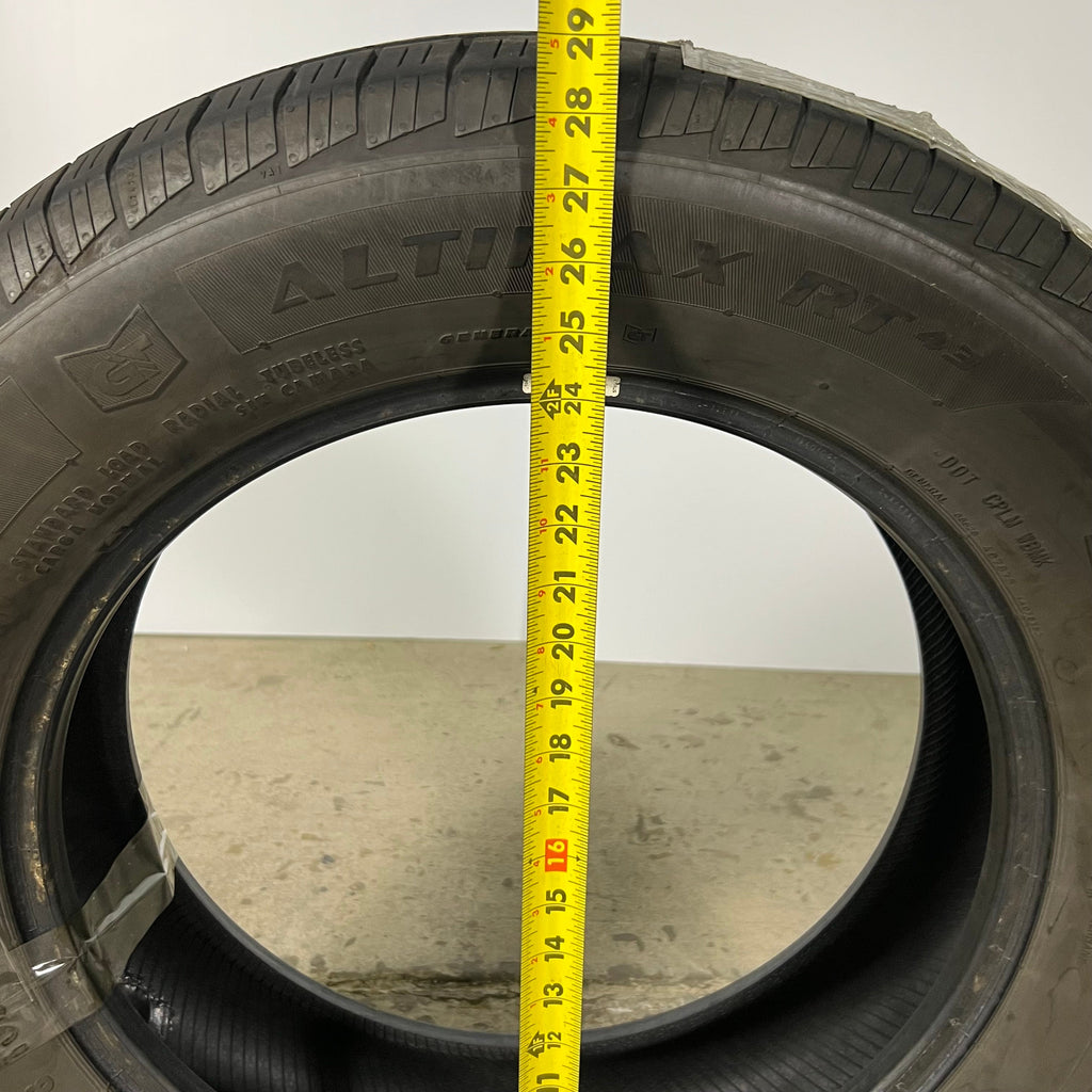 GENERAL All-Season Touring Tire Sz 235/65R18 106T Black ALTIMAX RT43 (Used)