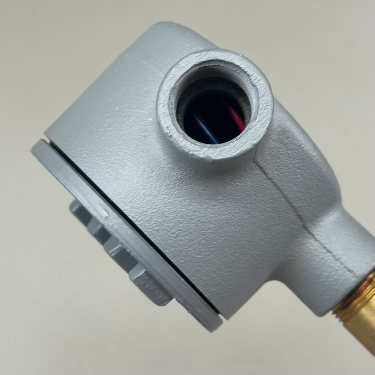 SPEAKMAN Single Switch Flow Pole 4.75"x4.75"x12" Grey/Gold SE-7000S
