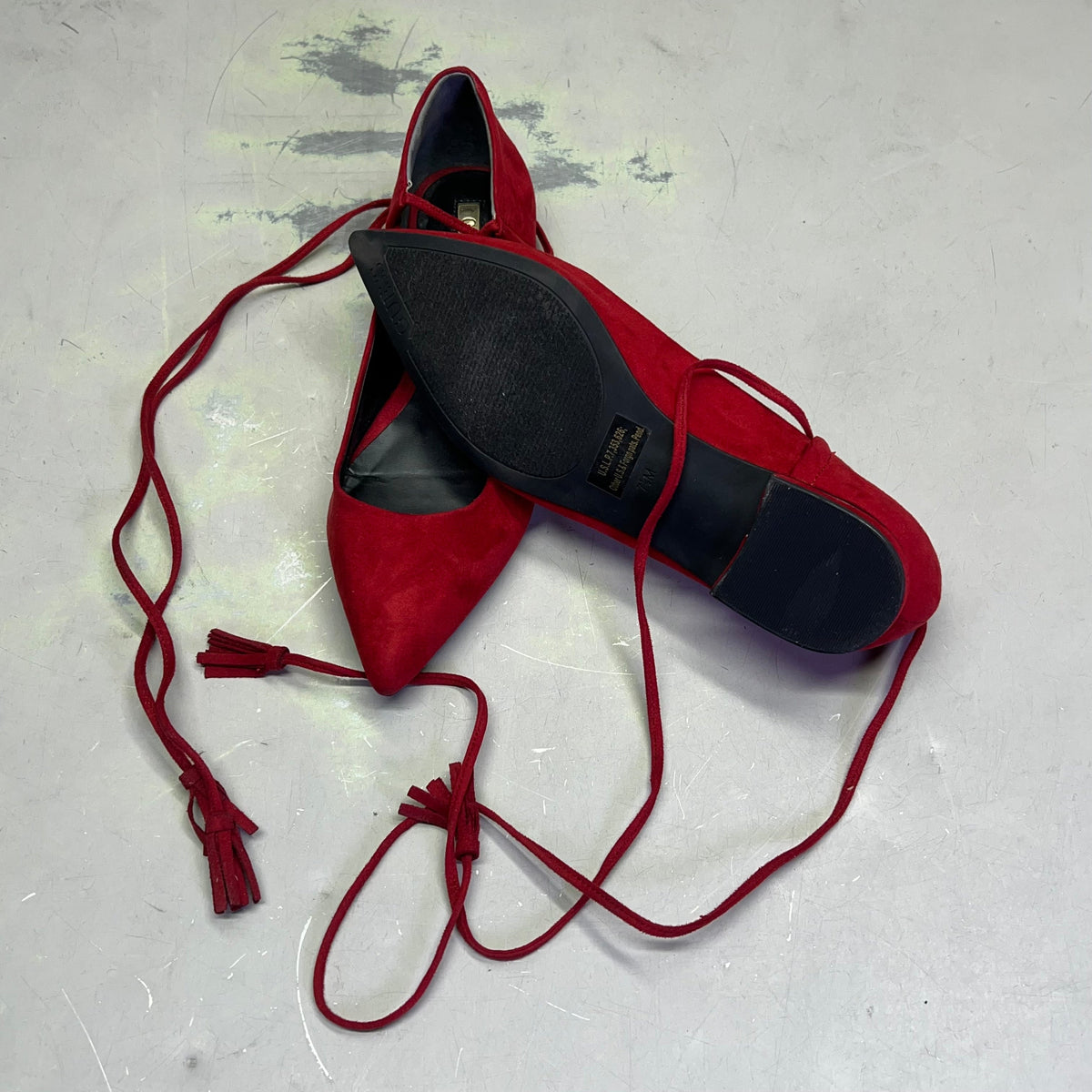 GUESS Vida Pointy Ankle Wrap Around Ballet Flats Women's Sz 7.5 Red (Pre-Owned)