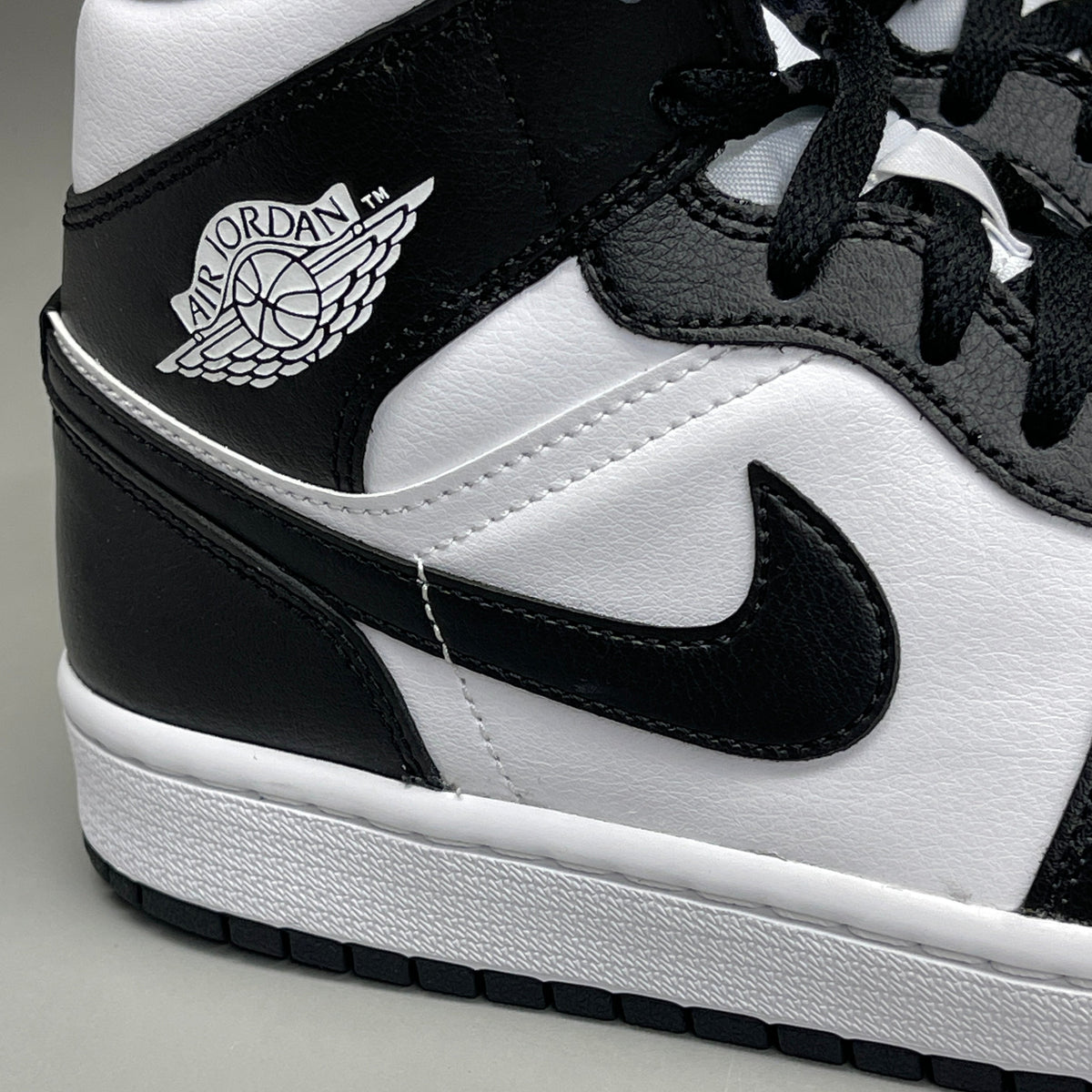 NIKE AIR JORDAN 1 Mid Panda Shoe Women's Sz 6.5 Black / White DV0991-101 (New)