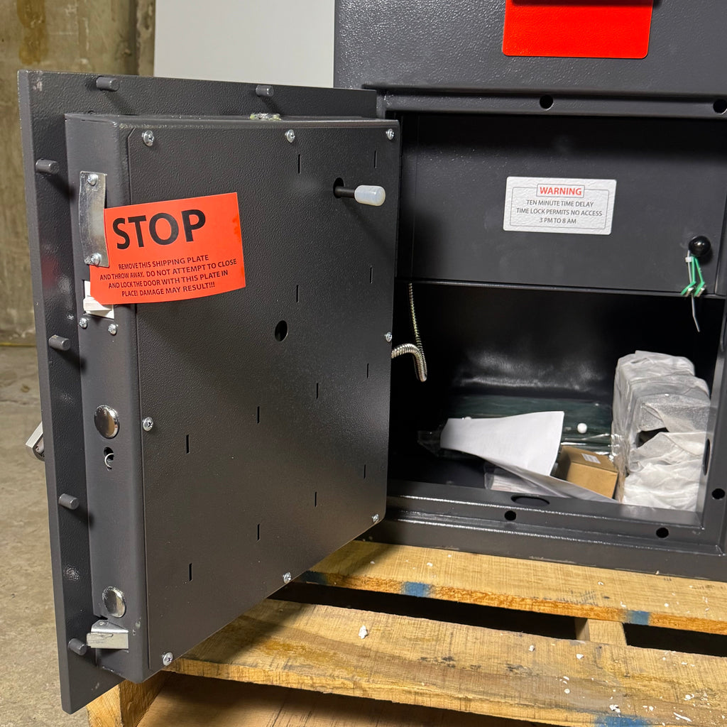 AMERICAN SECURITY Cash Management Safe 26" x 20", Grey JO3760 (New Other)