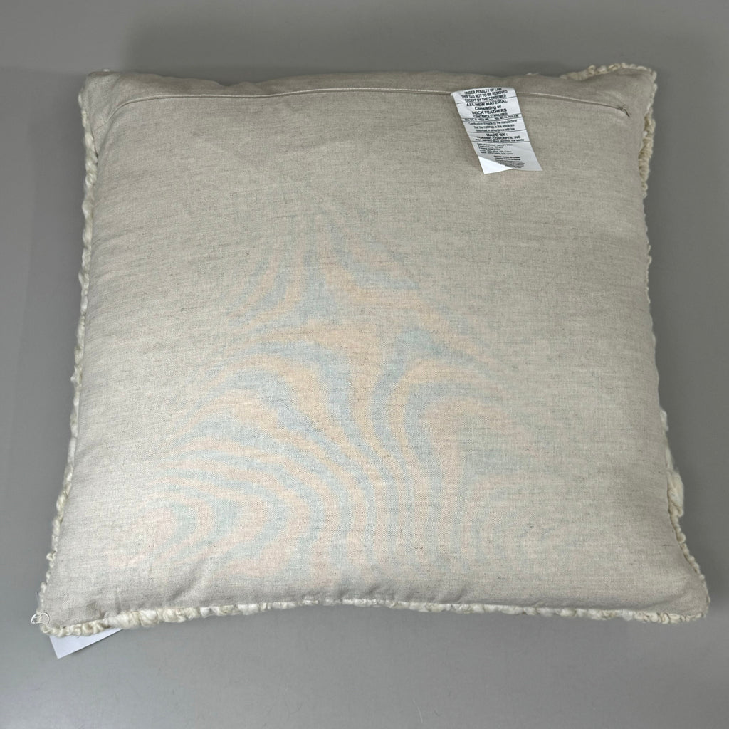 VILLA 22"x22" RN Sinclair Decorative Throw Pillow in Ivory