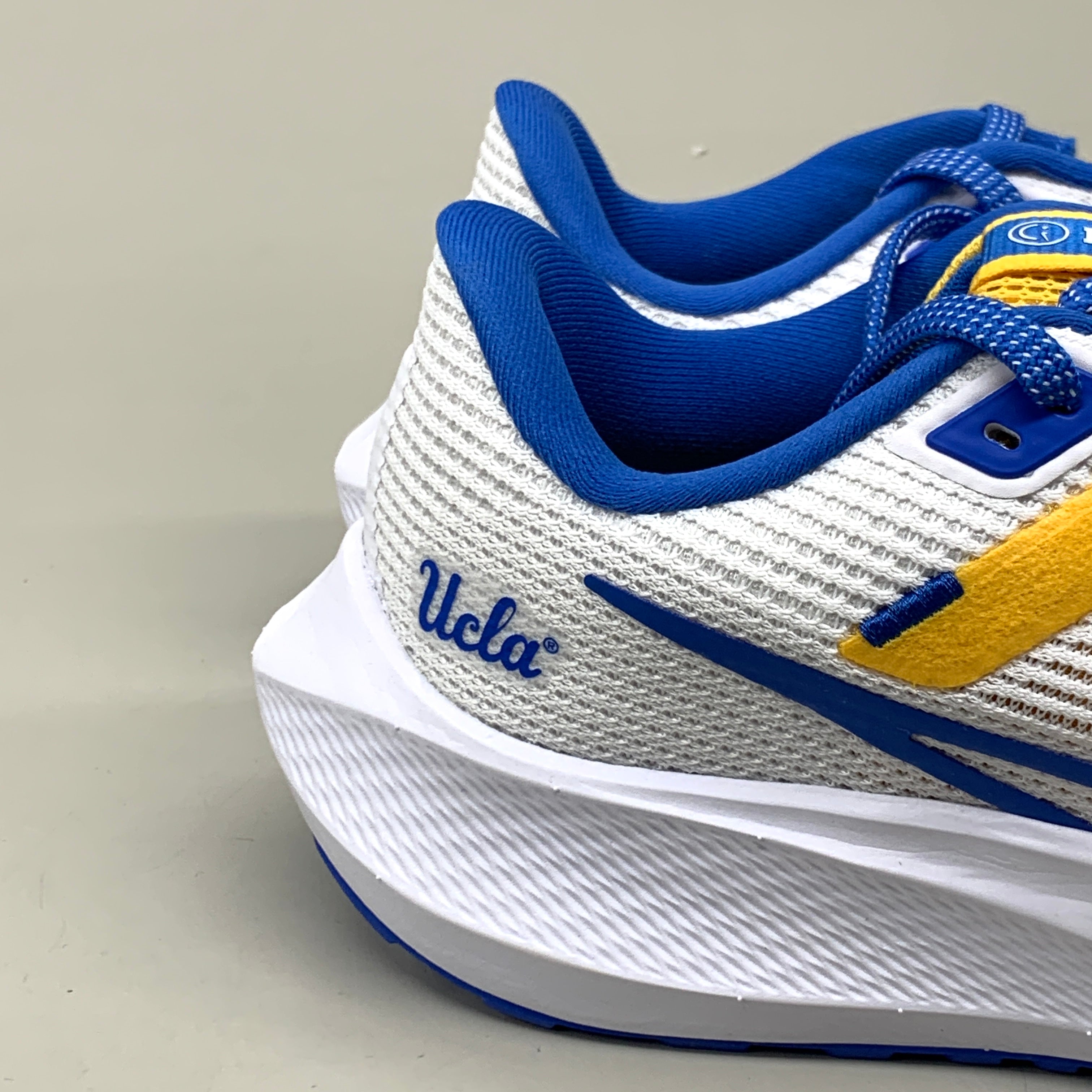 NIKE Zoom Pegasus 40 Shoes UCLA White/Signal Blue-Gold 15.5 Women's 14 Mens DZ5988 100