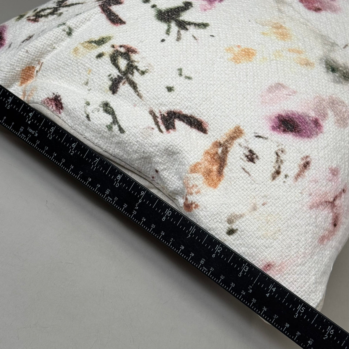 VILLA RN 16"x36" Modern Perspective MP Cosmo Pillow Multi