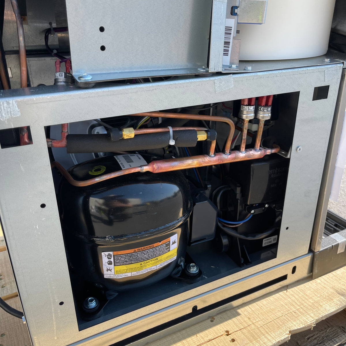 MANITOWOC Countertop Nugget Ice Maker/Water Dispenser CNF0202A-161 (Working Condition, Cosmetic Damage)