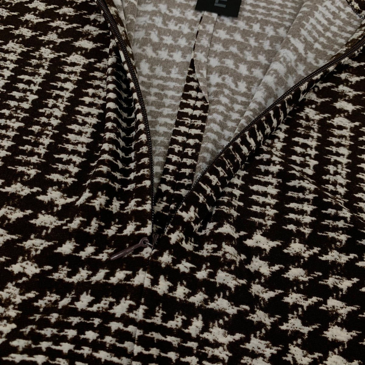 NORMA KAMALI Front Zip Slim Fit Turtle Top Women's Sz S/36 Chocolate Plaid Tweed