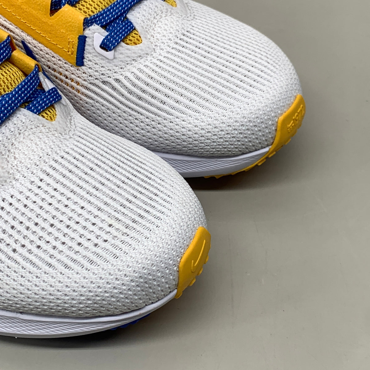 NIKE Zoom Pegasus 40 Shoes UCLA White/Signal Blue-Gold 15.5 Women's 14 Mens DZ5988 100