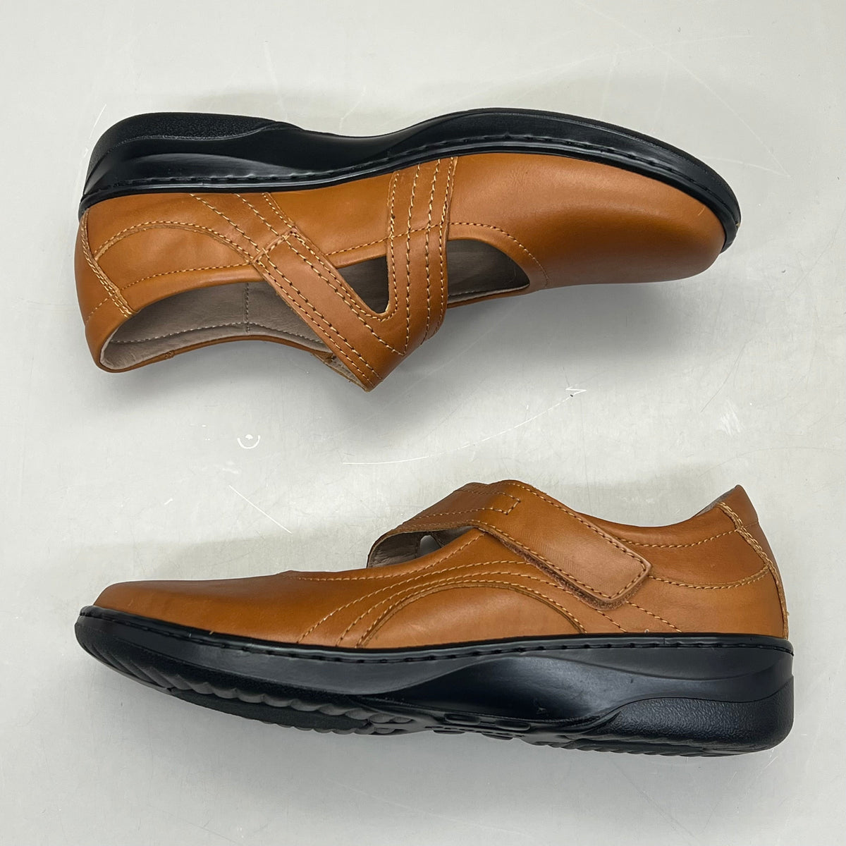 PROPET Golda Mary Jane Adjustable Lightweight Women's Sz 11 M(B) Teak WCA053L