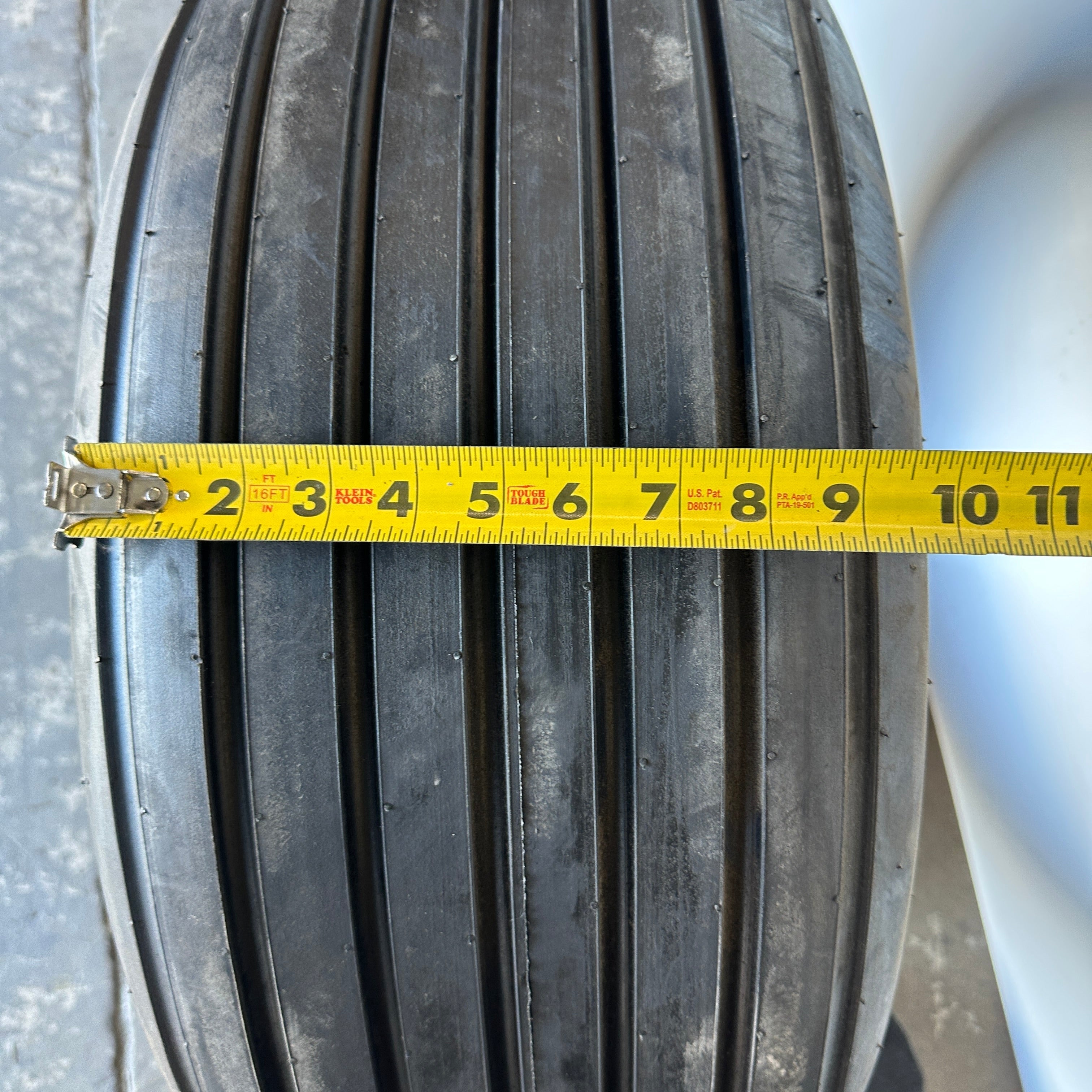 FARM SPECIALIST 11L-15SL Tire 39 lbs. Sz 26 in x 9.5 in. Black
