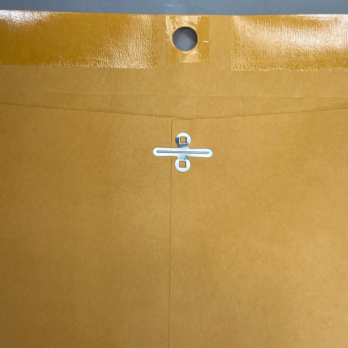 UNIVERSAL (200 ENVELOPES) Clasp Envelope Kraft #90 Yellow, 9"x12" UNV35264
