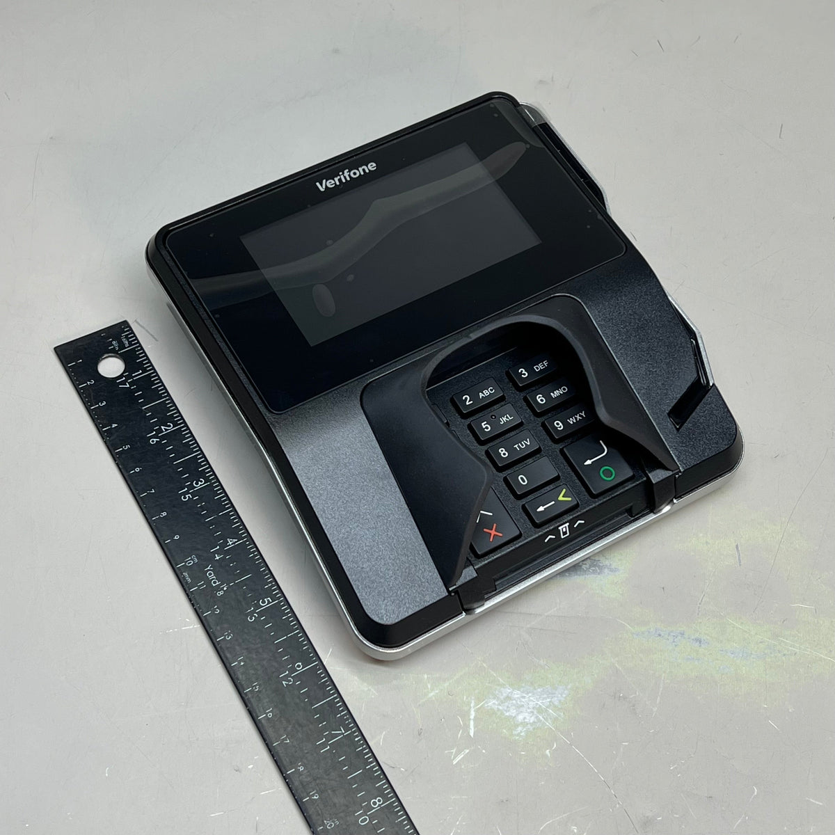 VERIFONE Payment Terminal 400 MHz/256 MB RAM Ethernet 4.3" Black M132-409-01-R