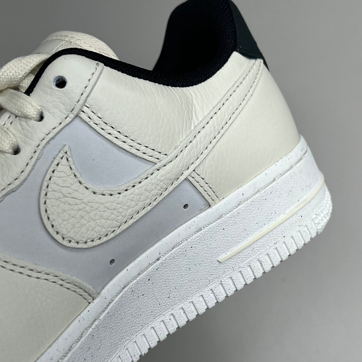 NIKE Air Force 1 07' LX Leather Shoes Sz Women's 9 Sail/Coconut Milk-Black DZ2708 101