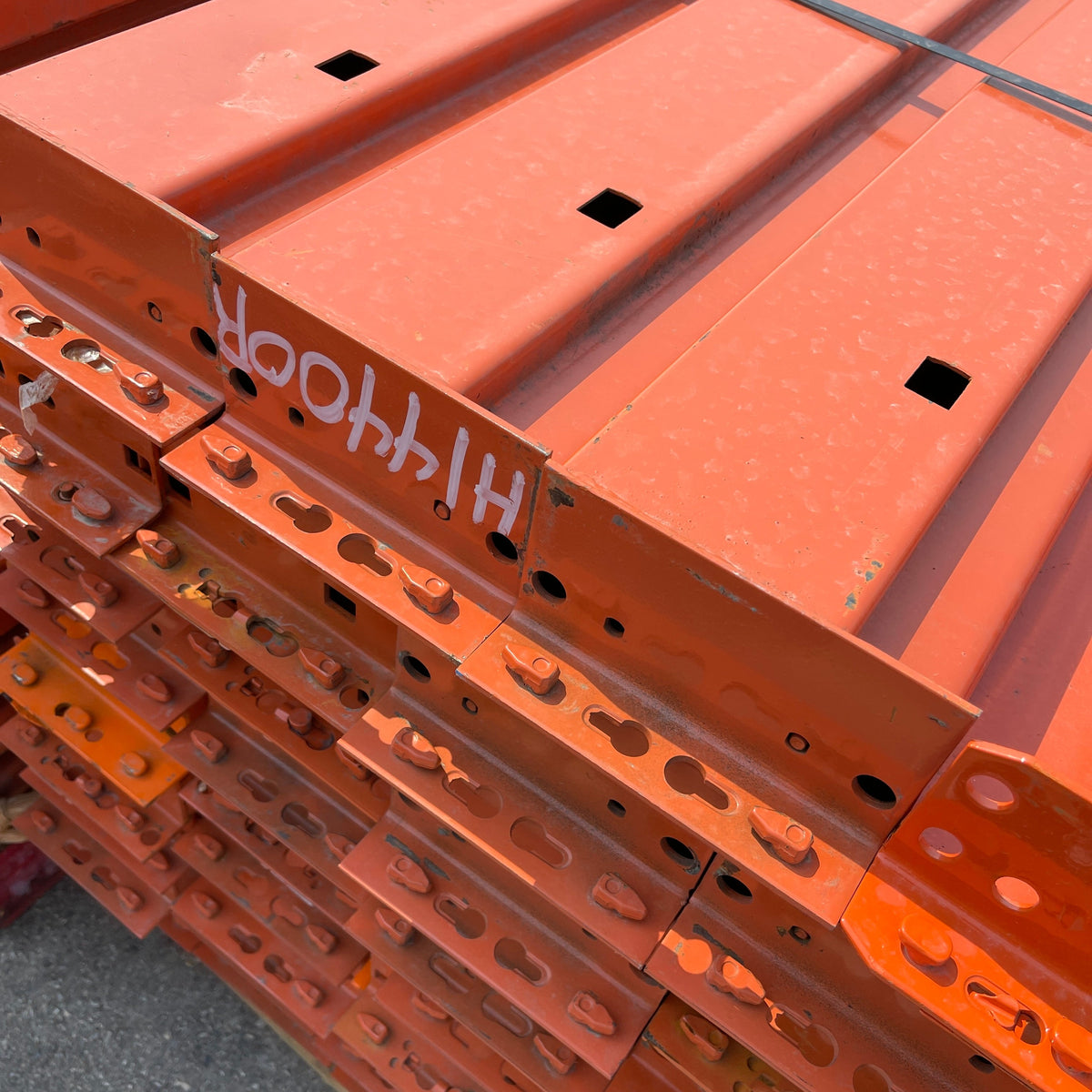 INTERACK Pallet Rack Cross Beam Teardrop Style (Round & Angular) 8.5 ft  x 4” Orange (Pre-Owned)