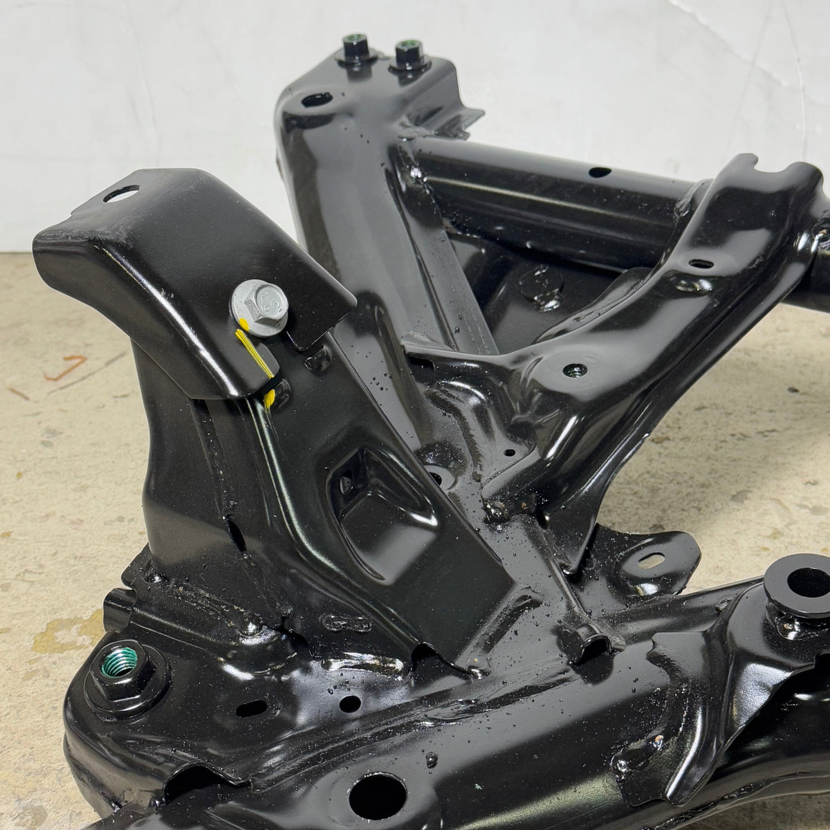 DYNA-MIG 1 Front Subframe Assembly Sz 44” L x 30” H Black Y FSF