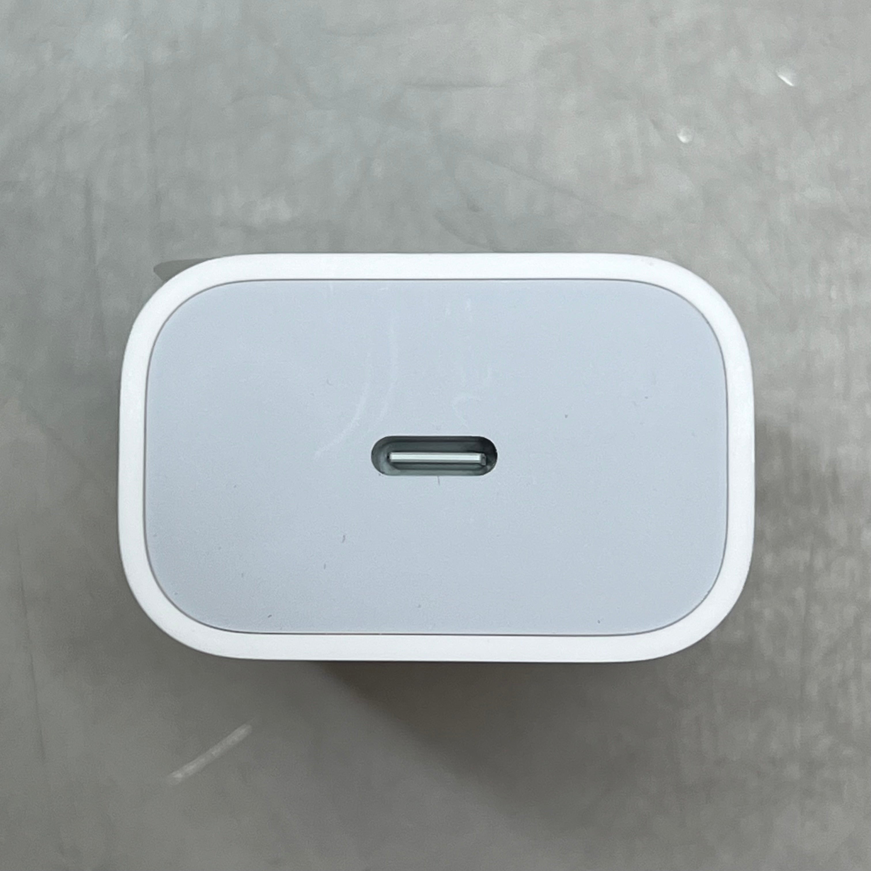 APPLE Fast Charging USB-C Power Adaptor 20 Watt White MHJA3AM/A (Return)