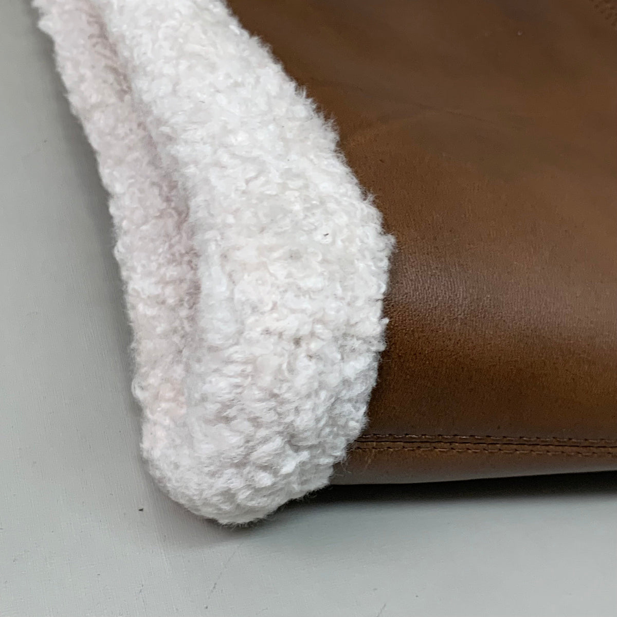 MITCHIES Leather Tote Bag Shearling Trim Button Close & Pockets Brown PRMK07