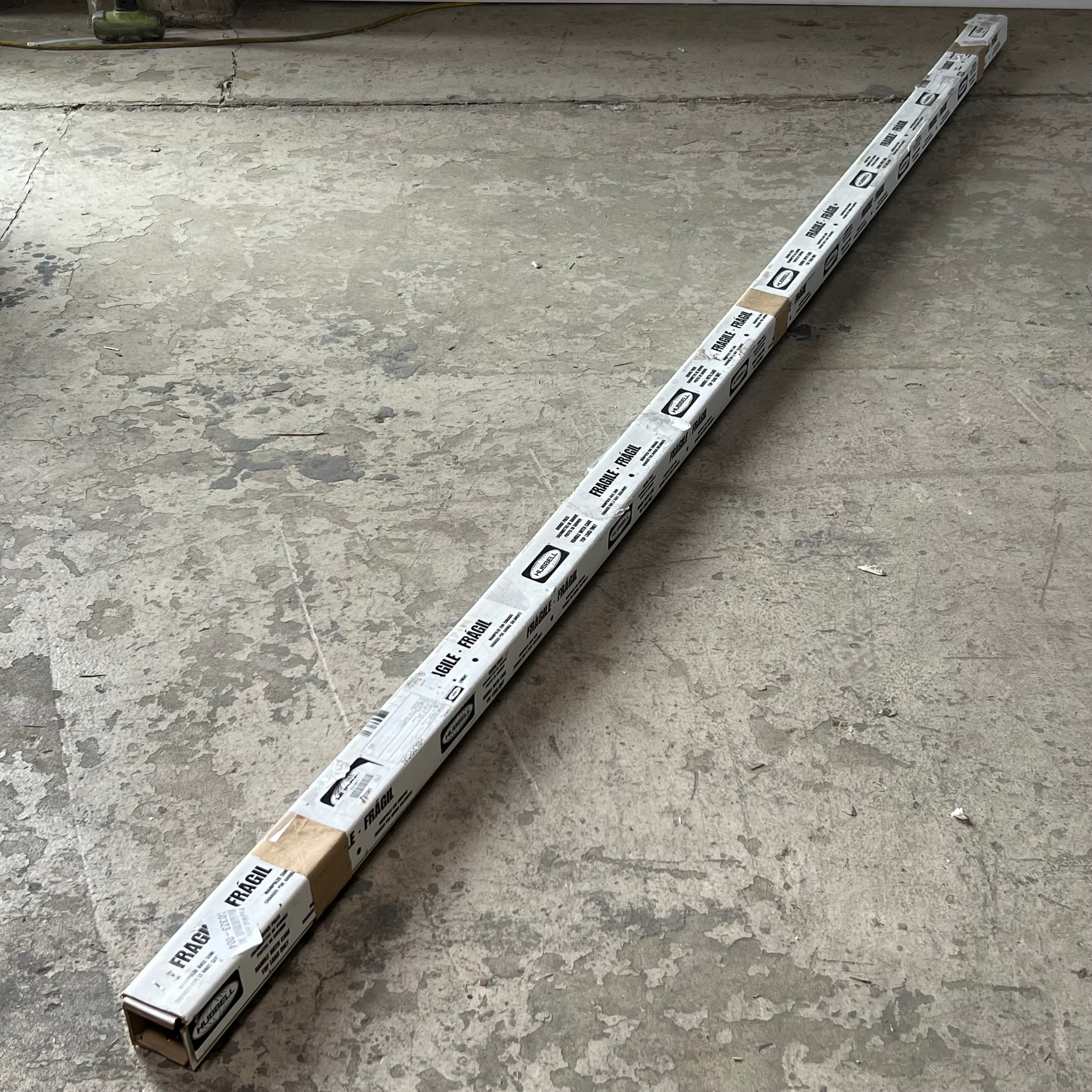HUBELL Aluminum Service Pole 10 ft. 2" L x 2.13" W, Ivory HBLPPOAI